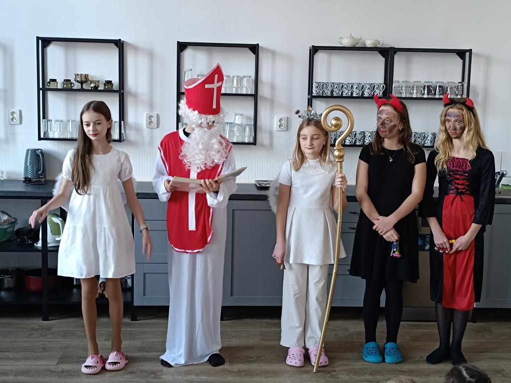 Jak tanečnice roztancovaly čertice a andílky ..., 5. 12. 2024