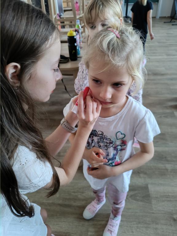 Jak tanečnice roztancovaly čertice a andílky ..., 5. 12. 2024