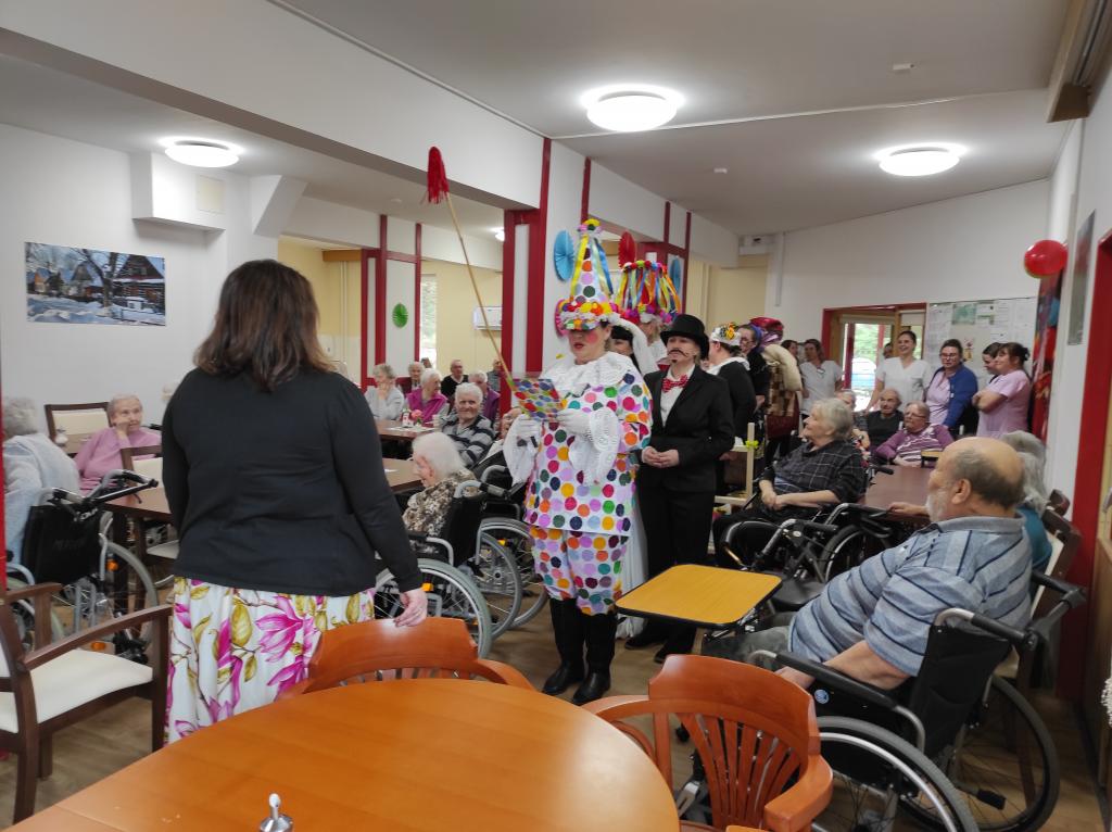 Pěvecký sbor - vystoupení na masopustním veselí v SeniorCentru Skuteč, 25. 2. 2025