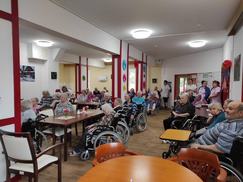 Pěvecký sbor - vystoupení na masopustním veselí v SeniorCentru Skuteč, 25. 2. 2025