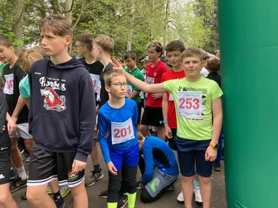 Žáci 6. třídy uctívají památku vypálené osady Ležáky během na Memoriálu Josefa Štulíka, 24. 4. 2025