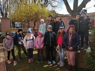 Zdobení vajíček a jejich věšení na školní vajíčkovník, 1. 4. 2025