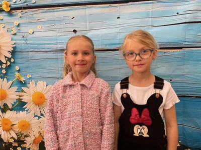 foto s kamarádem ve třídě, 4. 6. 2025