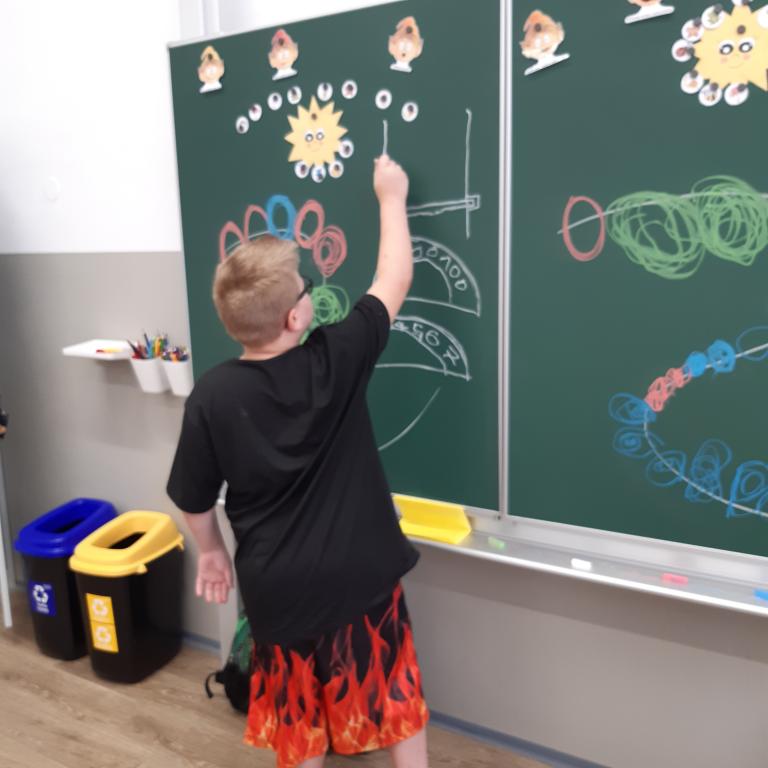 Přípravná třída - kreslíme korálky, 4. 9. 2025
