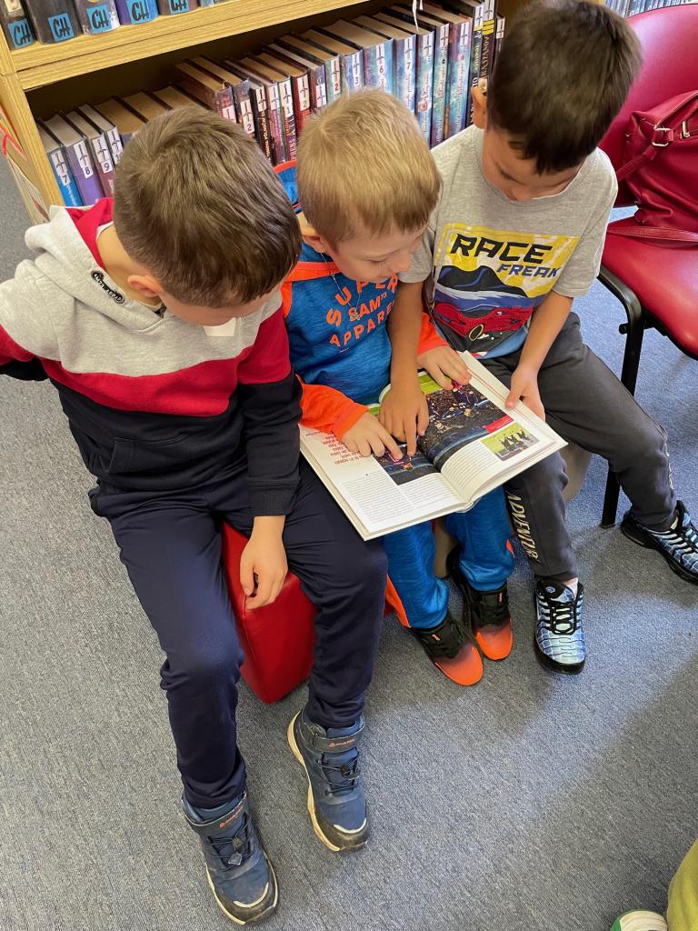 Městská knihovna - naše první návštěva, 17. 10. 2025