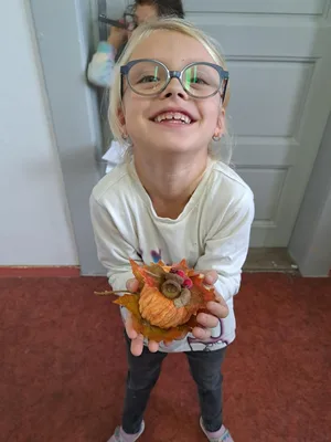 Šikovné ručičky - tvoří dárečky, 7. 11. 2025