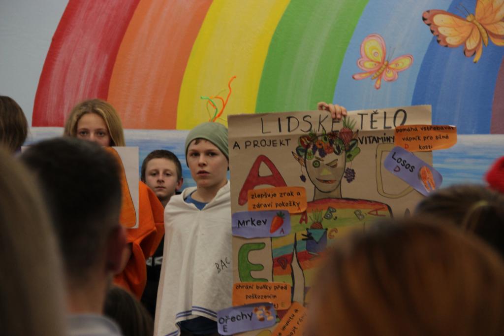 Adventní zastavení - Zpívání u stromečku a projekt Vitamíny, 11. 12. 2025