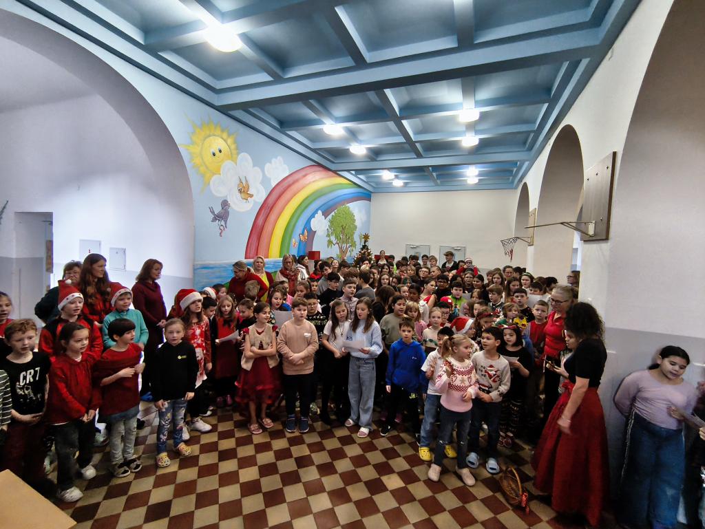 Zpívání u stromečku aneb poslední školní den roku 2025 spolu, 19. 12. 2025