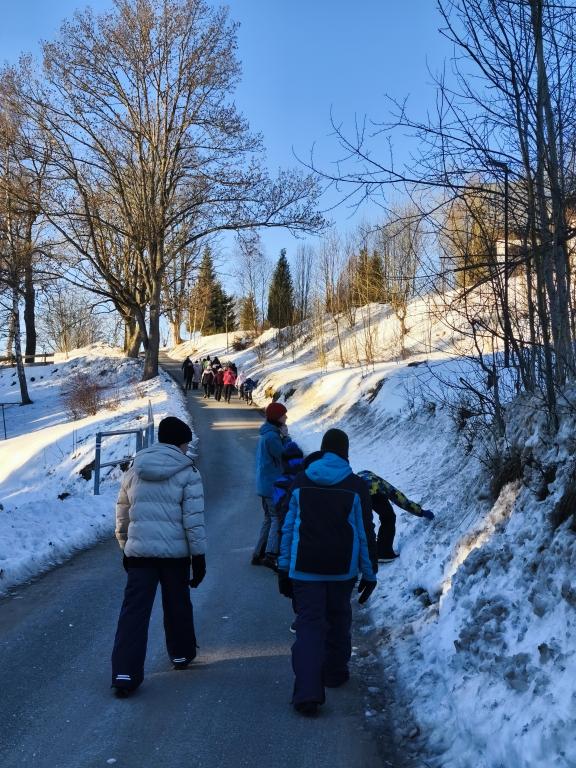 Lyžařský výcvik - den první, 18. 1. 2026
