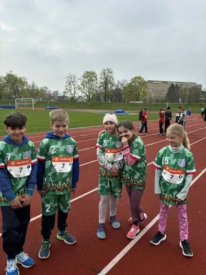 Štafetový běh 1. stupně na atletickém stadionu Emila Zátopka v Chrudimi, 15. 4. 2026