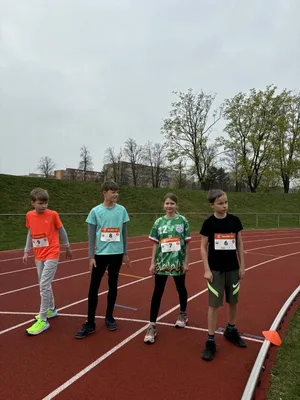 Štafetový běh 1. stupně na atletickém stadionu Emila Zátopka v Chrudimi, 15. 4. 2026