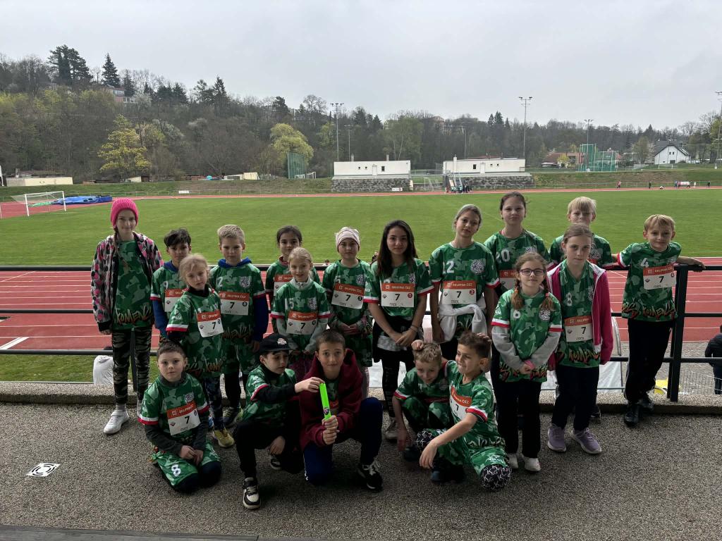 Štafetový běh 1. stupně na atletickém stadionu Emila Zátopka v Chrudimi, 15. 4. 2026