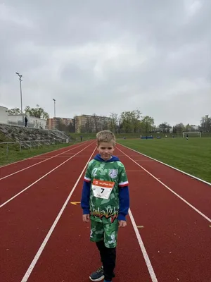 Štafetový běh 1. stupně na atletickém stadionu Emila Zátopka v Chrudimi, 15. 4. 2026