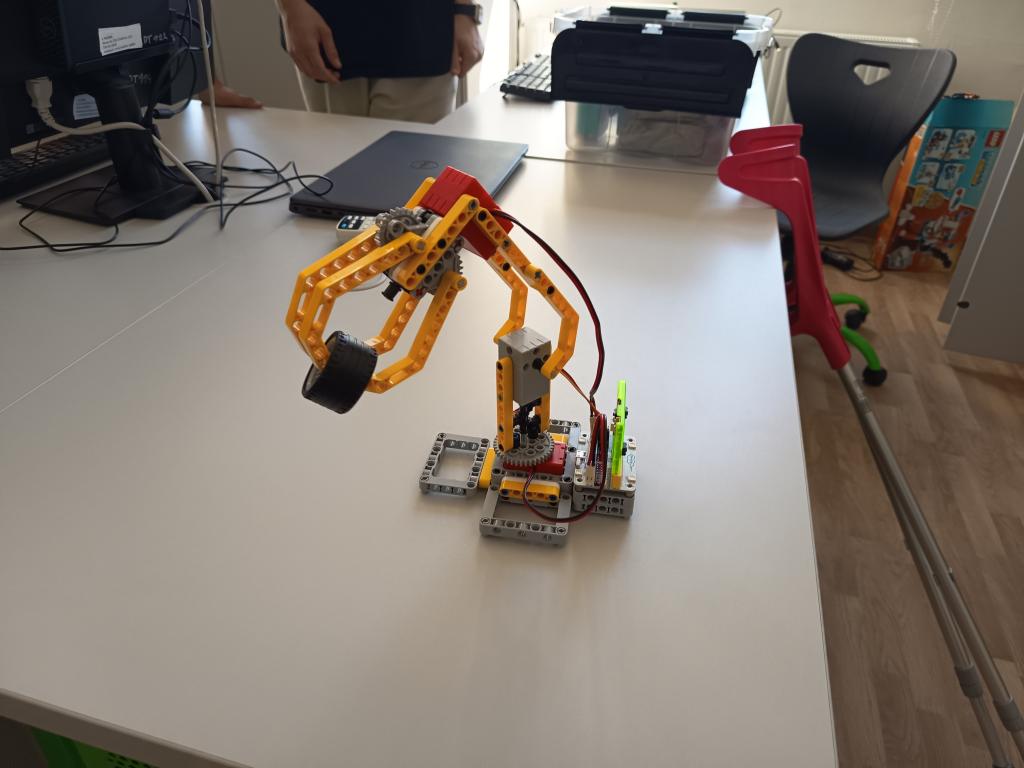 Stavba a programování robotů, 30. 4. 2026