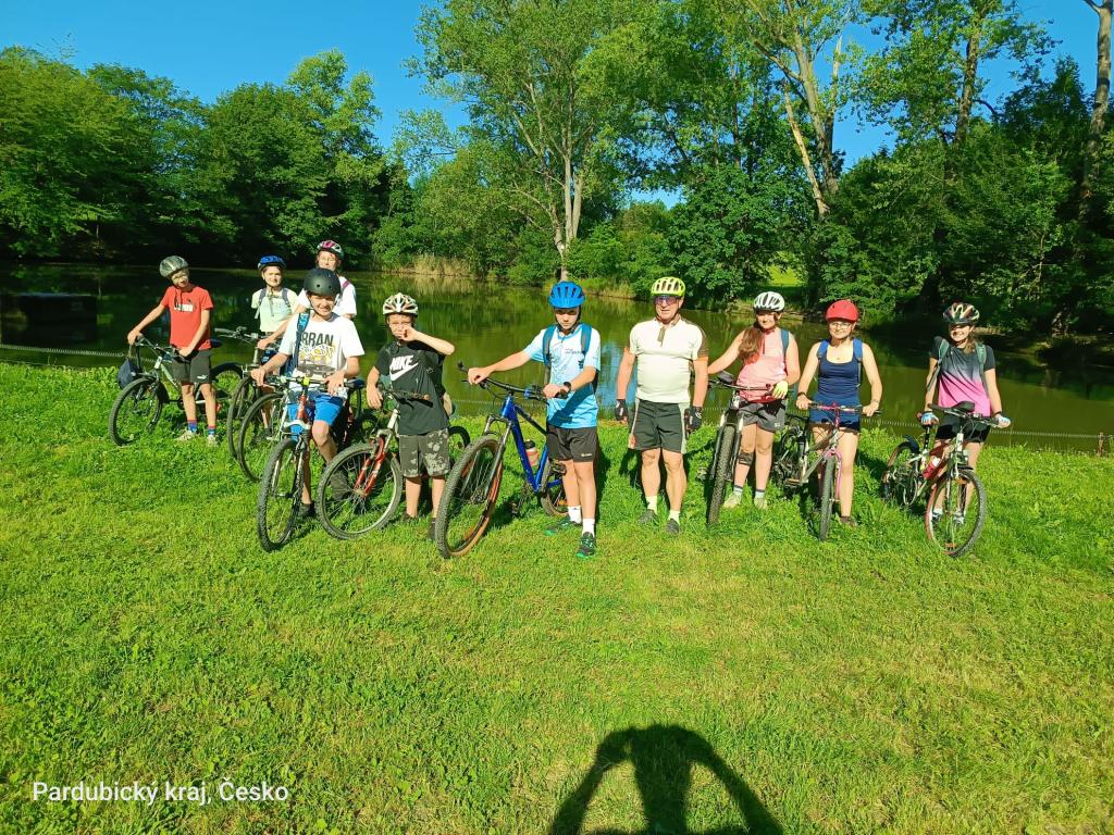 Cyklovýlet žáků 6. B – Skuteč, Hněvětice a hospůdka Pod rozhlednou, 26. 6. 2026