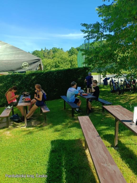 Cyklovýlet žáků 6. B – Skuteč, Hněvětice a hospůdka Pod rozhlednou, 26. 6. 2026