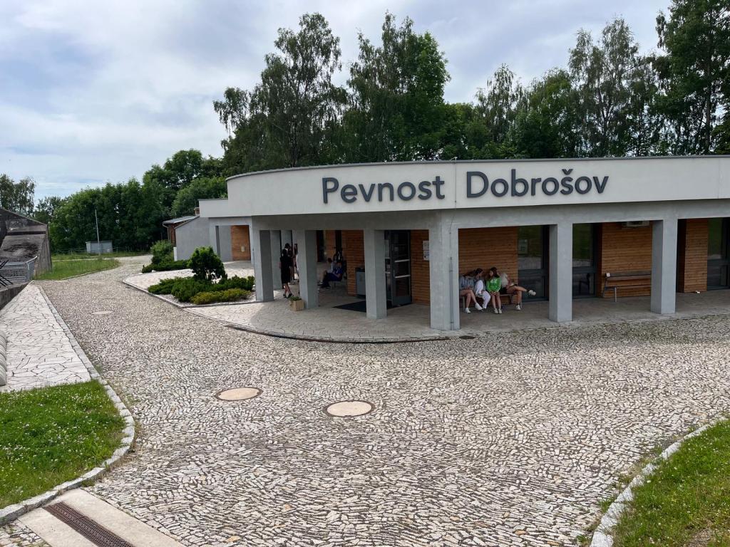 Druhý den putování: Od vojenské pevnosti Josefov až na vrchol Dobrošova, 23. 6. 2026