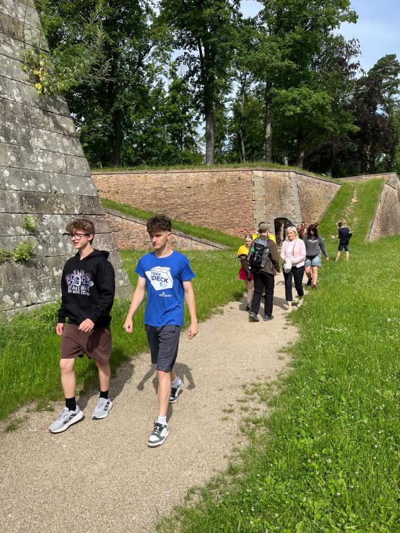 Druhý den putování: Od vojenské pevnosti Josefov až na vrchol Dobrošova, 23. 6. 2026