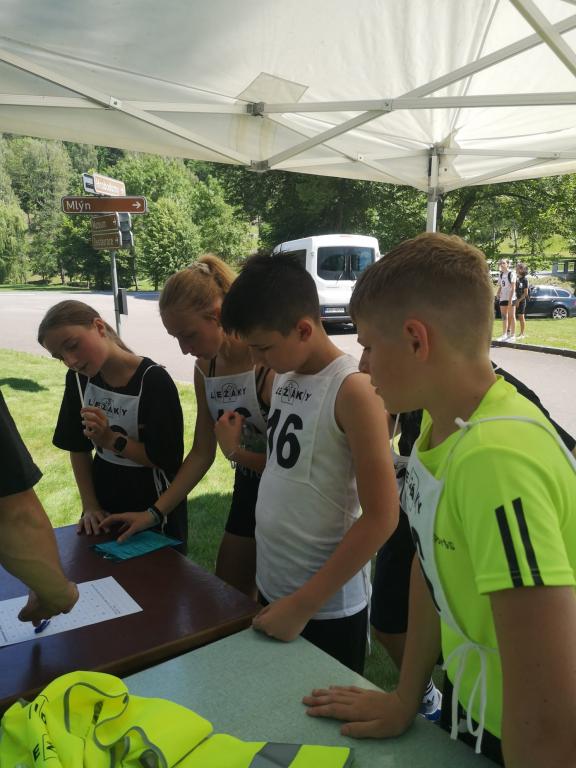 Naši žáci na startu Ležáckého memoriálu: Propojili jsme sportovního ducha s úctou k historii, 19. 6. 2026