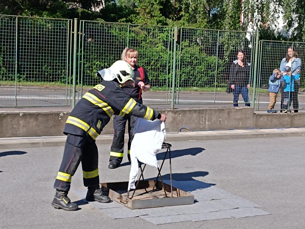 Den otevřených dveří na hasičské stanici Chrudim